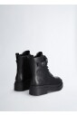 bottines-noires-en-cuir-avec-boucle-logo-et-fermeture-eclair