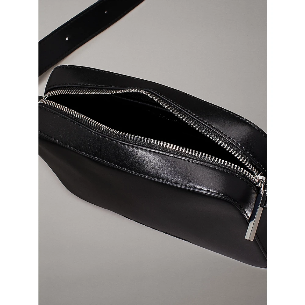 Calvin Klein Geëtste schoudertas met logo voor vrouwen Black Dames