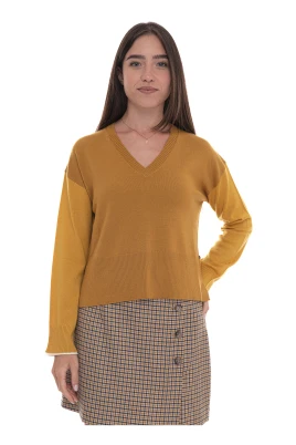 Dance V-neck Pullover