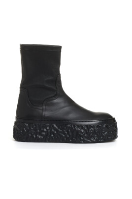 black-ankle-boots-with-rock-sole