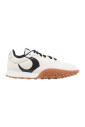 baskets-blanches-avec-motif-croissant-de-lune