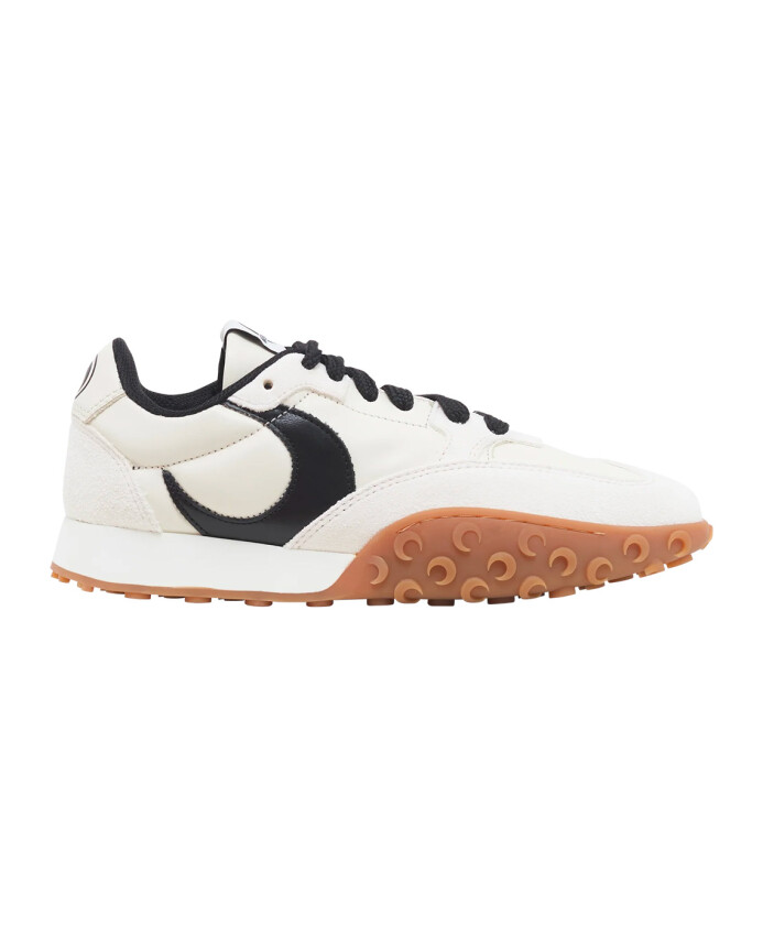 baskets-blanches-avec-motif-croissant-de-lune