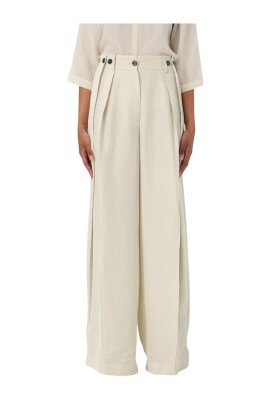 chic-wide-trousers