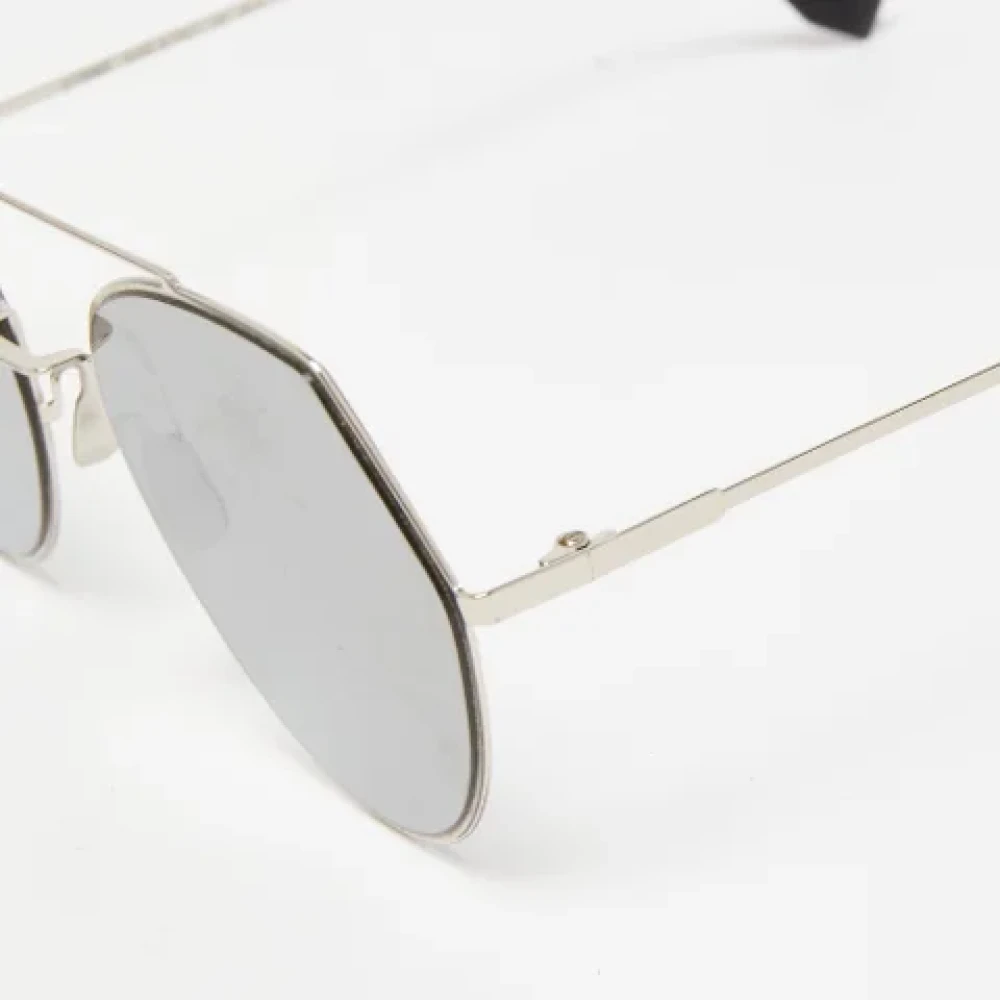 Fendi Vintage Pre-owned Metal sunglasses Black Dames