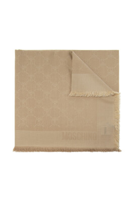 scarf-with-logo