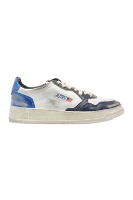 sneakers-en-cuir-bleu-vieilli