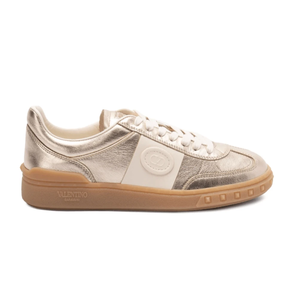 Valentino Goudkleurige Leren Sneakers met Logopanelen Dames Schoenen Geel