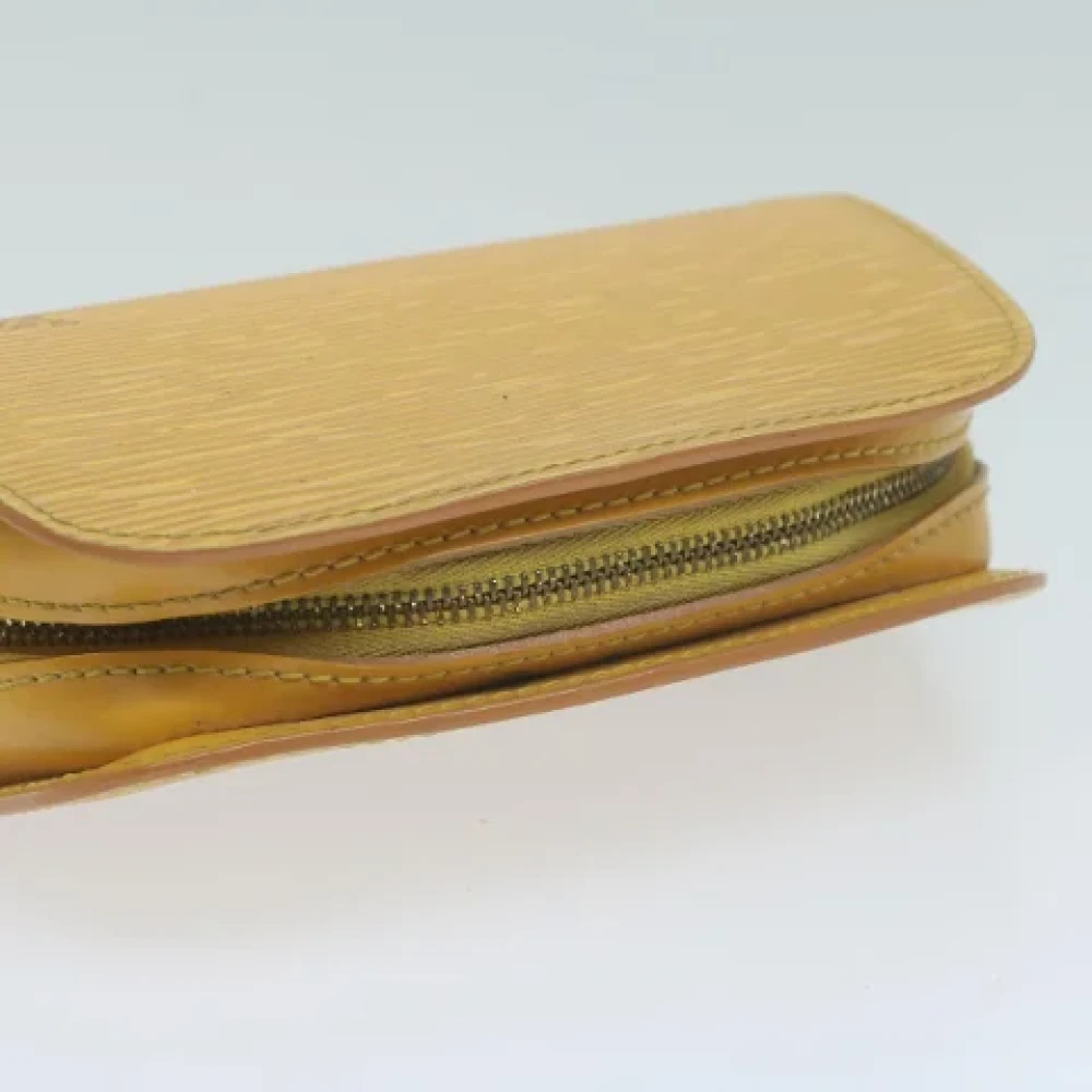 Louis Vuitton Vintage Pre-owned Leather pouches Yellow Dames