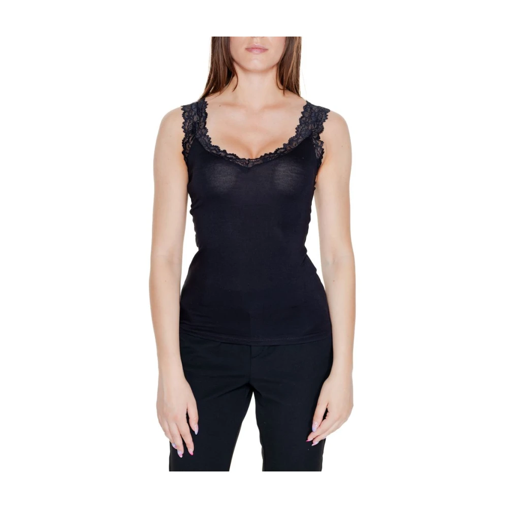 Vero Moda Women's Black Tank Top Roma - Image 5