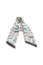foulard-en-soie-avec-motif-saisonnier
