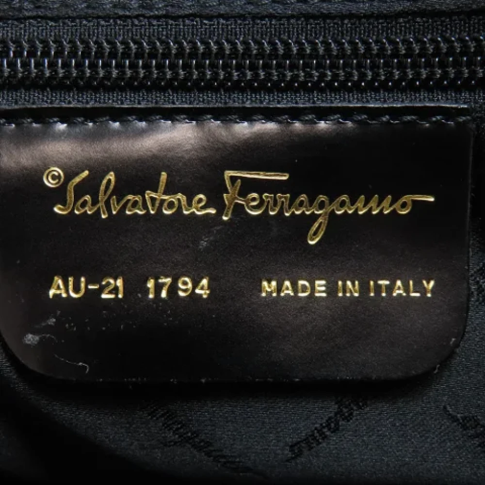 Salvatore Ferragamo Pre-owned Canvas handbags Brown Dames