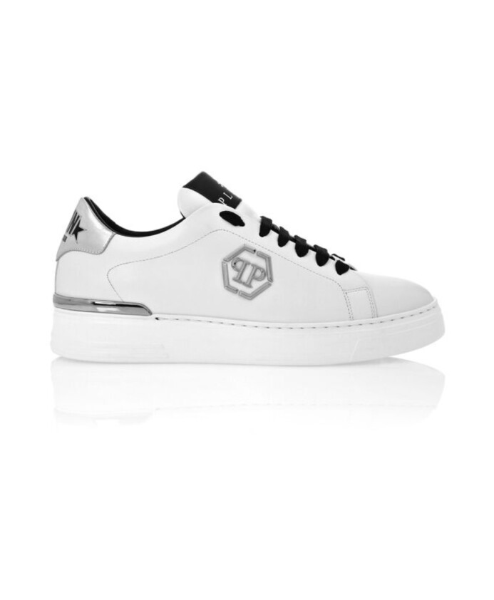 black-leather-sneaker