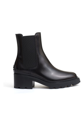 black-chelsea-ankle-boots