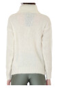 pull-en-mohair-a-col-haut-en-blanc