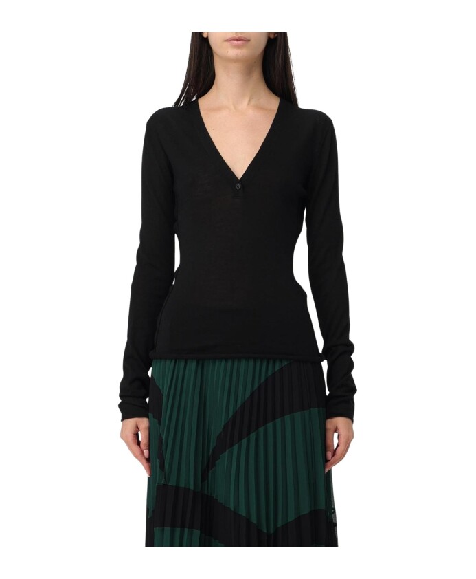 pull-en-laine-noir-a-col-en-v