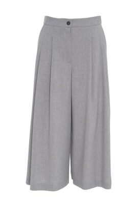 grey-bermuda-shorts-with-wide-leg