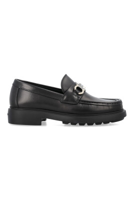 gancini-plaque-slip-on-loafers