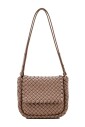 brown-shoulder-bag-chic-style