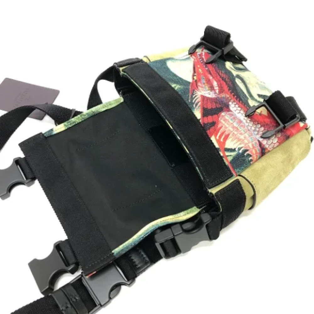 Valentino Vintage Pre-owned Fabric shoulder-bags Green Dames