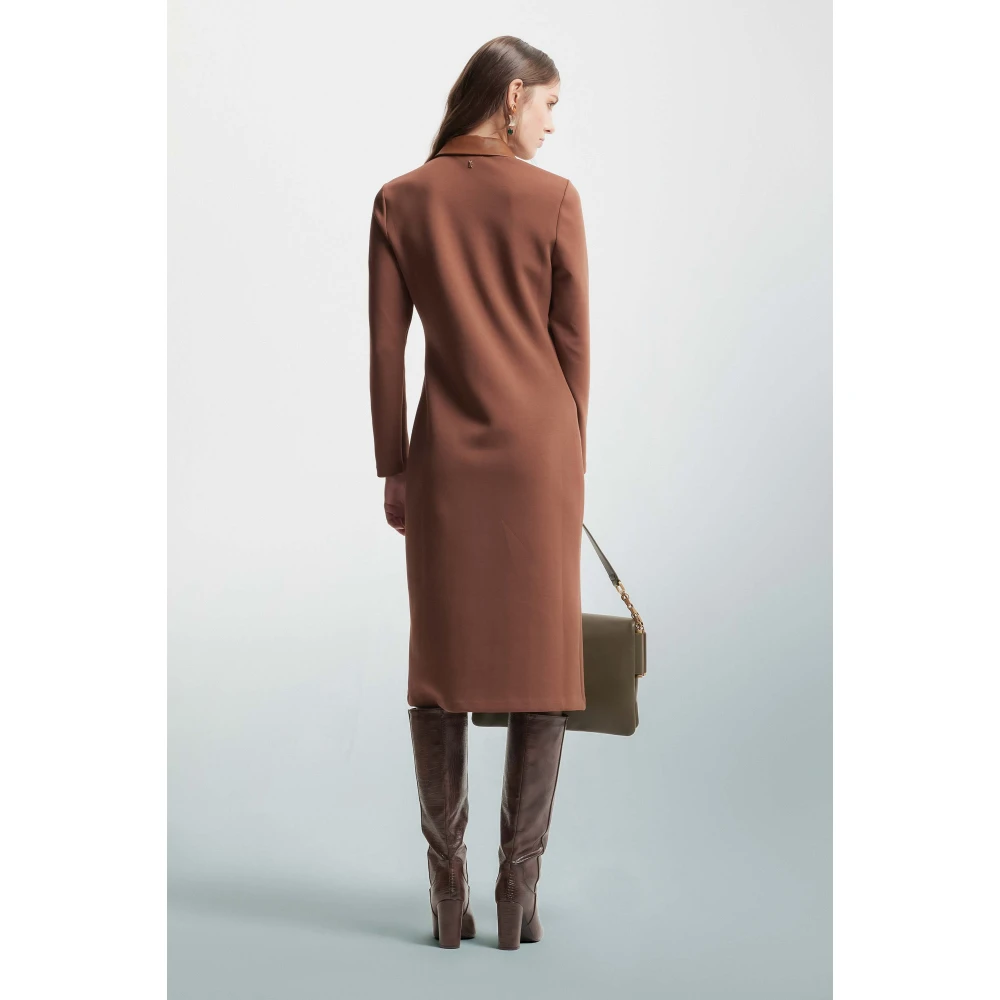 Kocca Stijlvolle Jurk met Metalen Knopen Brown Dames