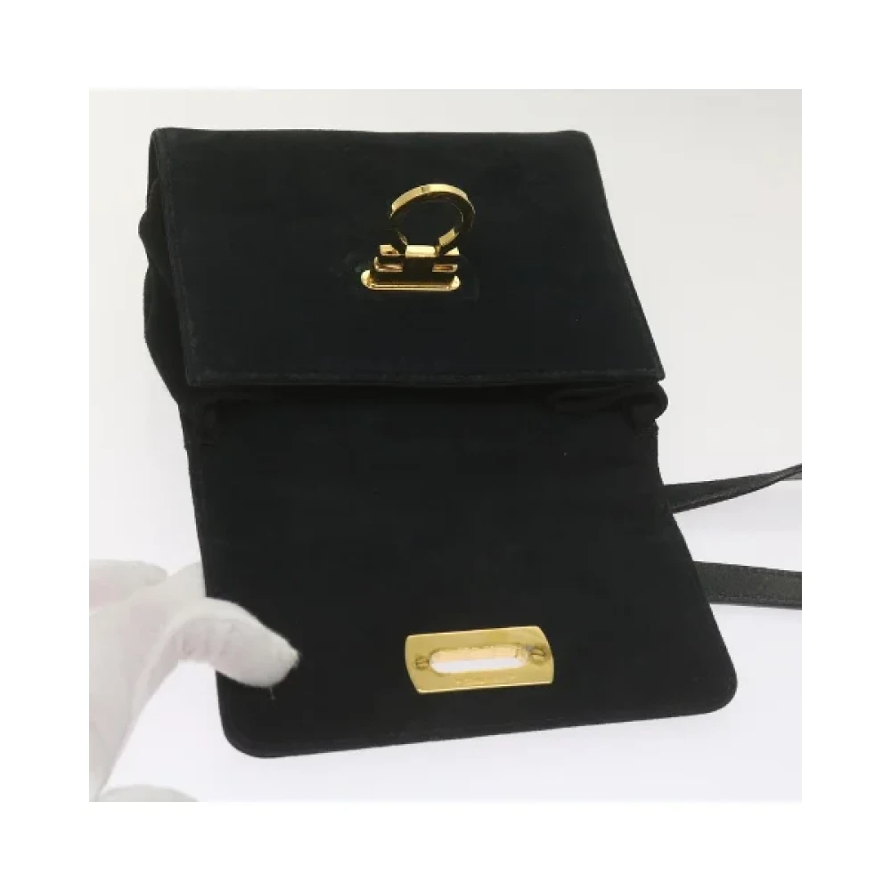 Salvatore Ferragamo Pre-owned Suede shoulder-bags Black Dames