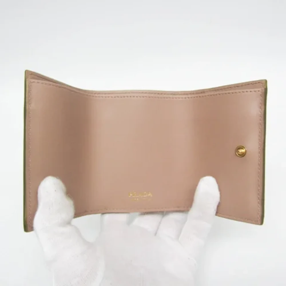 Prada Vintage Pre-owned Leather wallets Yellow Dames