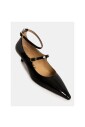 talons-en-cuir-verni-noir-avec-boucle