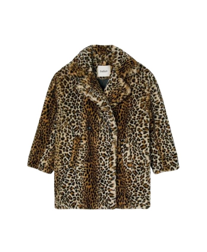 manteau-elegant-intemporel-en-bleu-profond