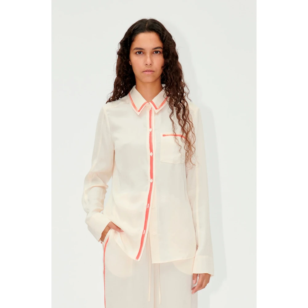 Stine Goya Elegante Blouse met Minimalistische Details Beige Dames
