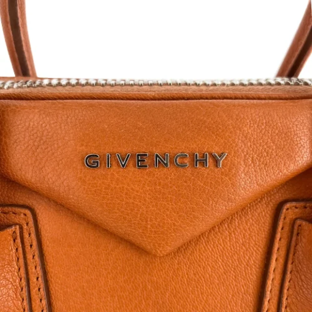 Givenchy Pre-owned Leather handbags Orange Dames