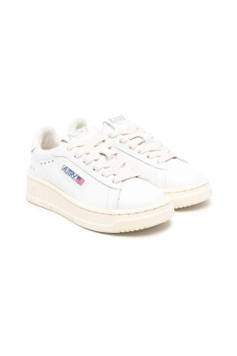 baskets-basses-en-cuir