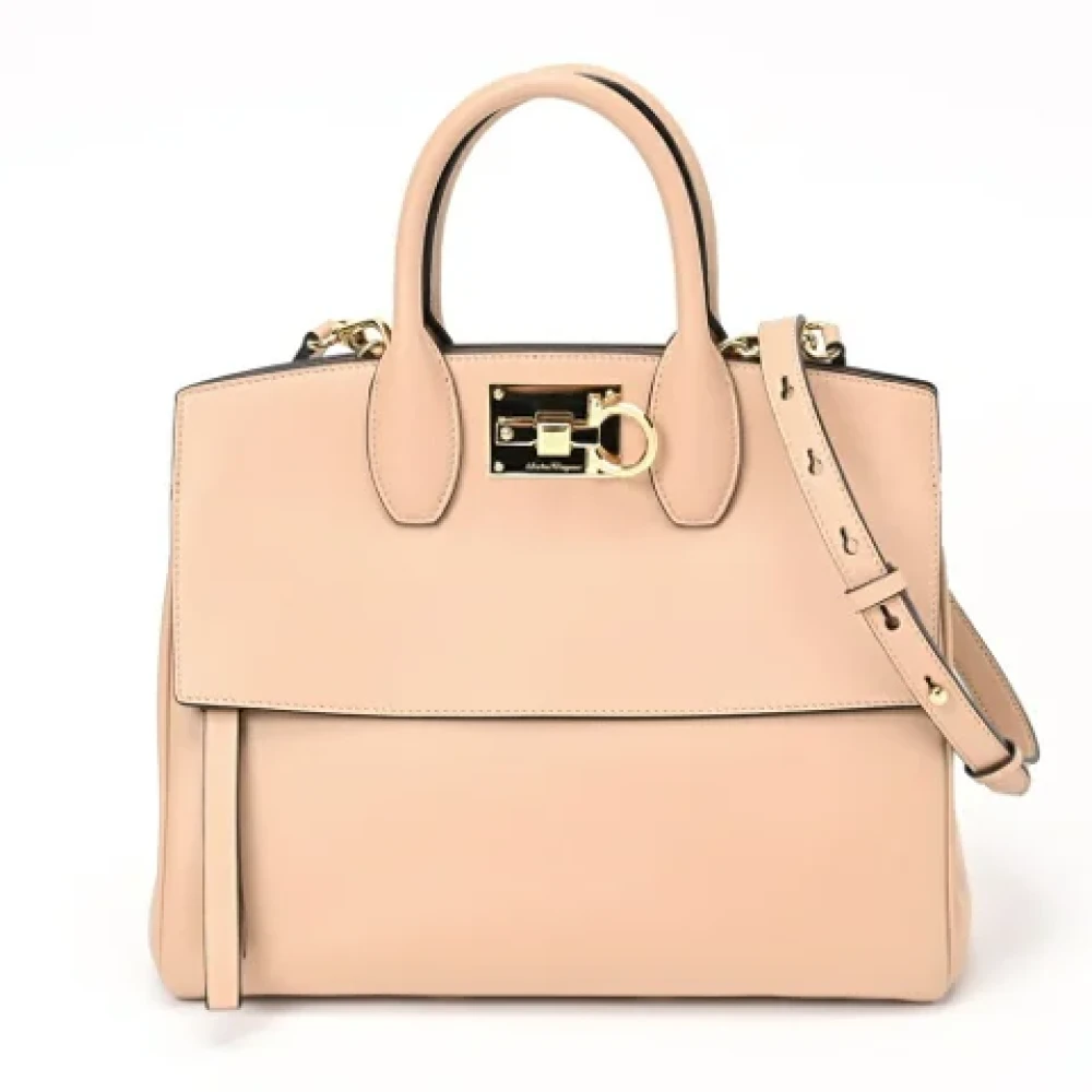 Salvatore Ferragamo Pre-owned Leather handbags Beige Dames