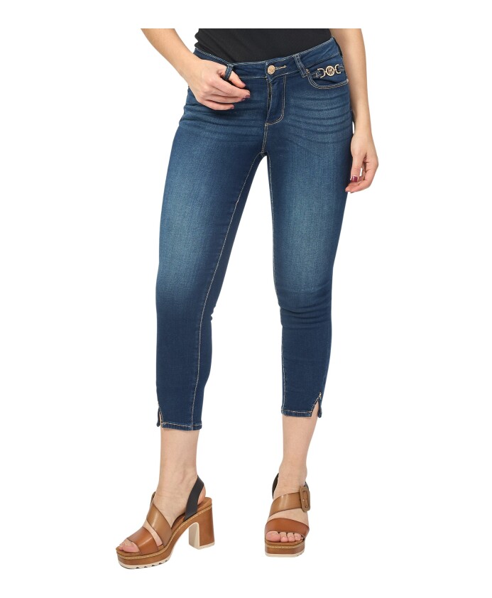 blauwe-cropped-push-up-jeans