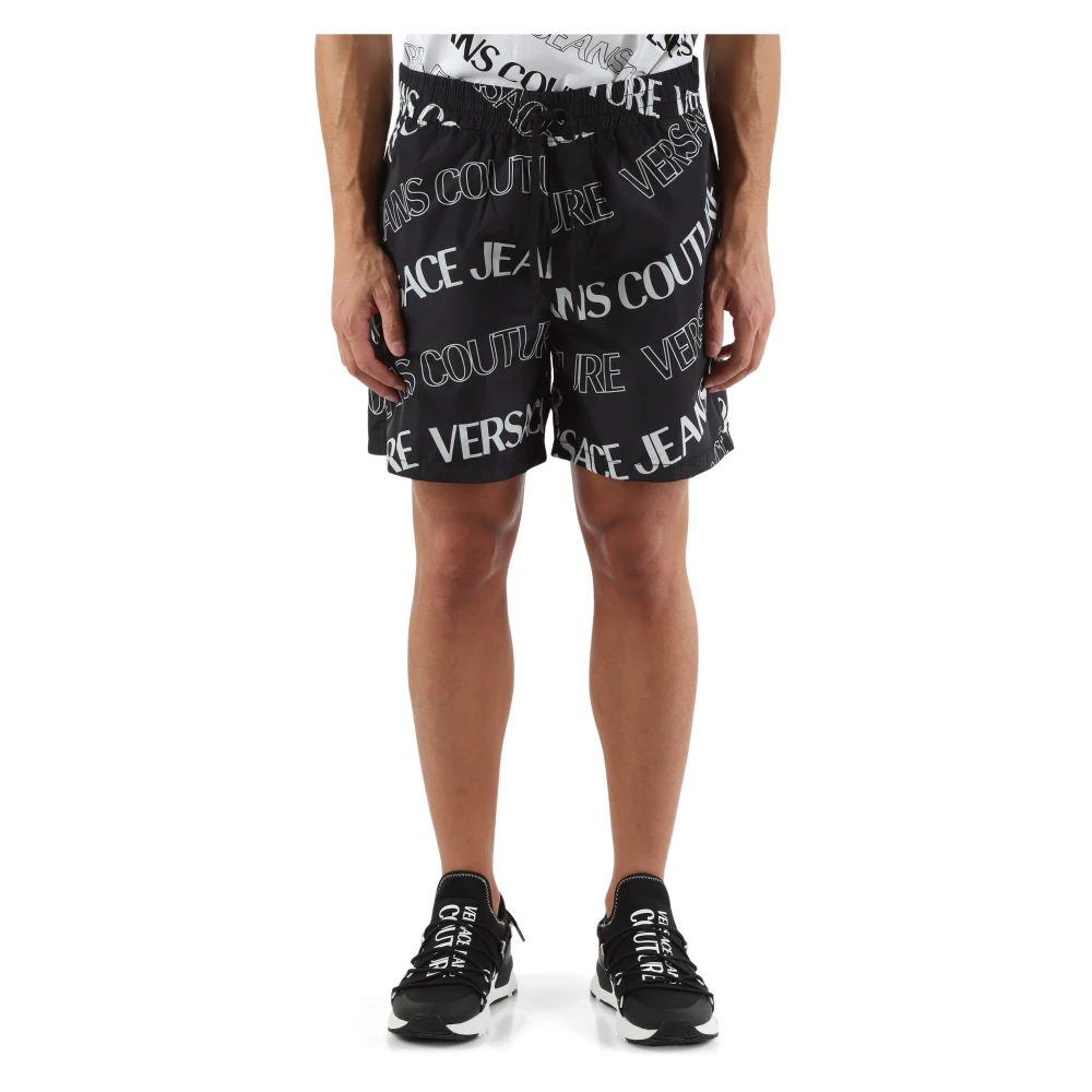 Versace Jeans Couture Technische Bermuda Shorts met Logo All-Over Black Heren