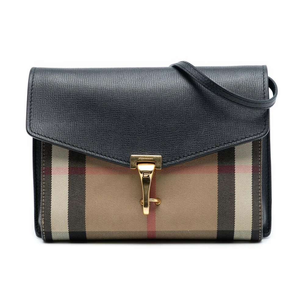 Burberry Vintage Women's Black Pre-Owned Classic Flap Shoulder Bag