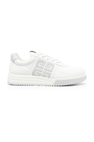 Białe niskie sneakersy 4G