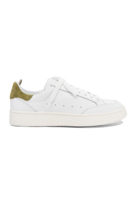 white-sneakers-casual-elegance-lightweight