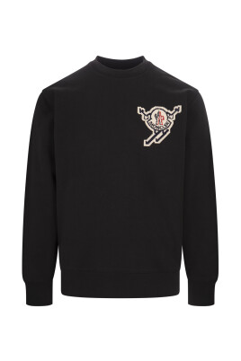 black-skier-sweatshirt