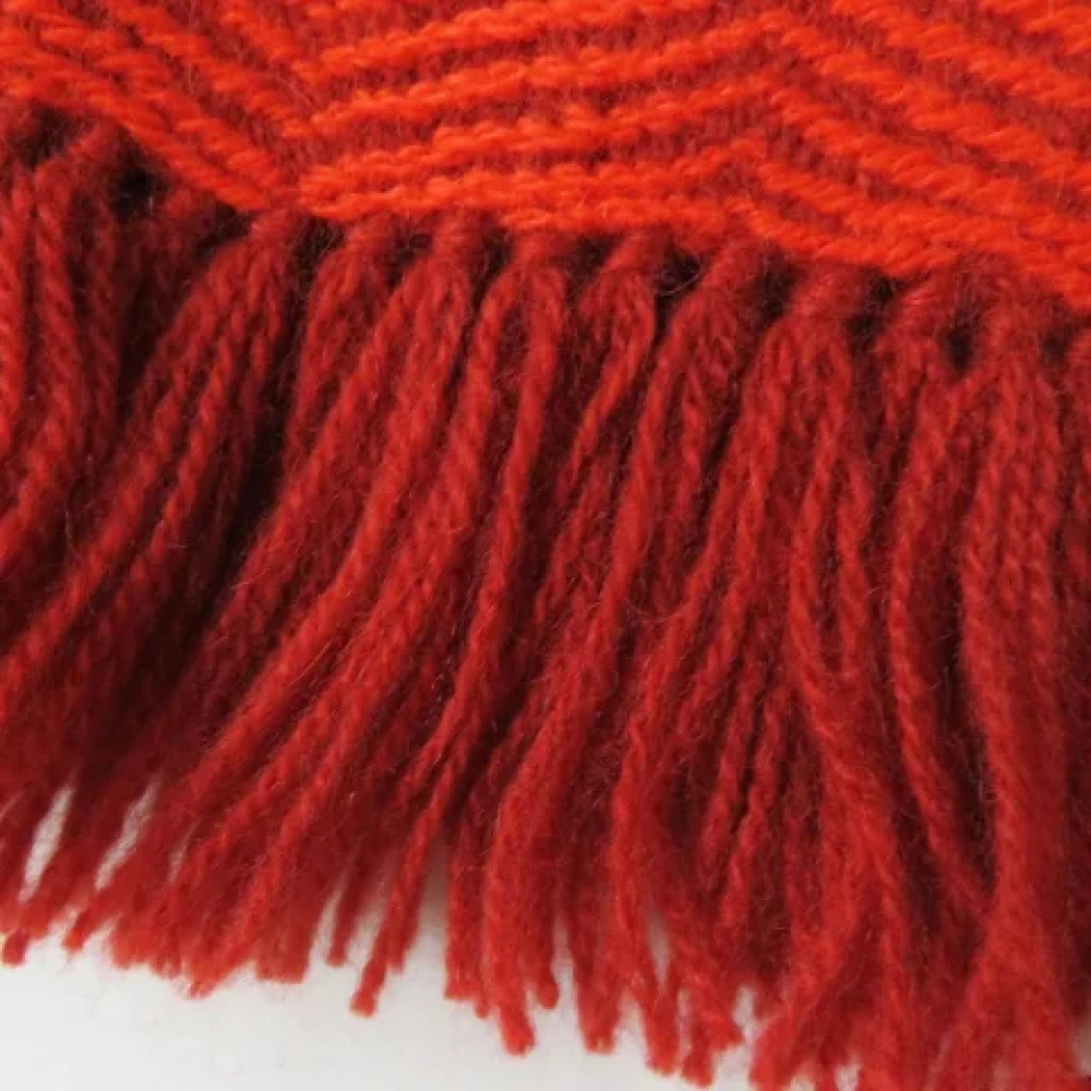 Hermès Vintage Pre-owned Wool scarves Red Dames