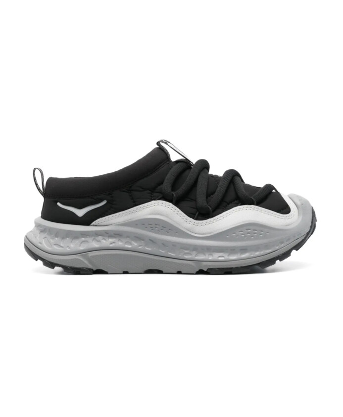 chaussure-de-course-en-carbone-noir