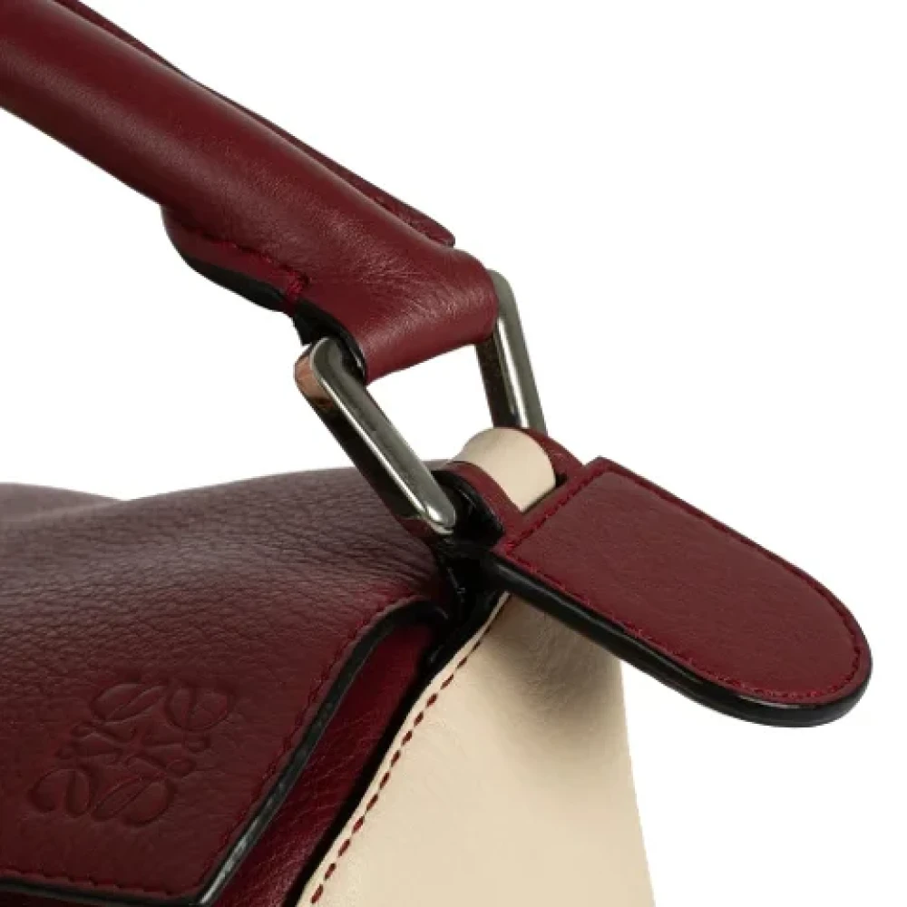 Loewe Pre-owned Leather shoulder-bags Red Dames
