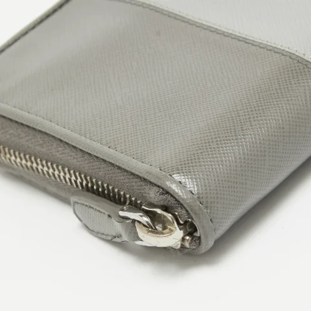 Prada Vintage Pre-owned Leather wallets Gray Dames