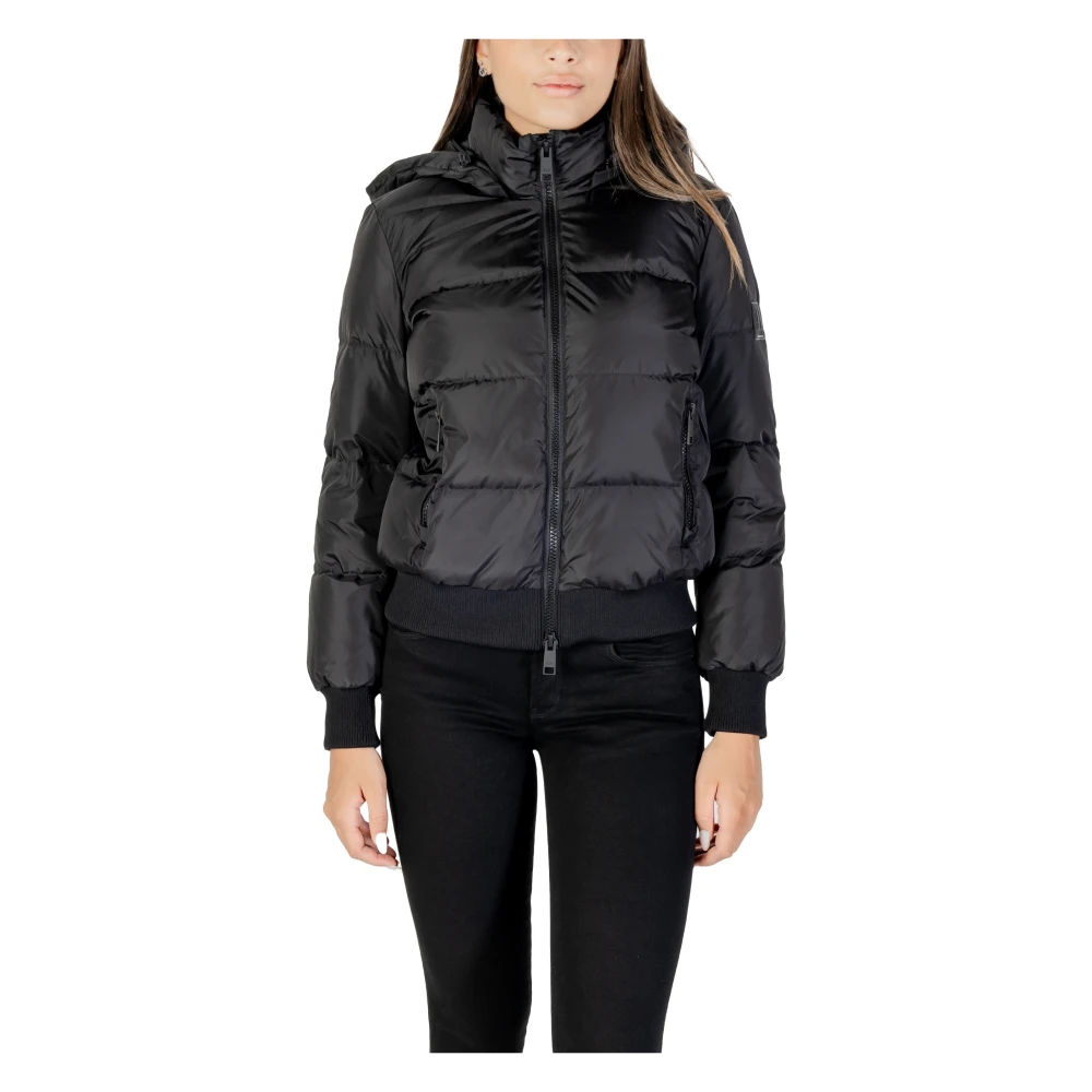 Armani Exchange Svart Modern Och Mångsidig Dunjacka