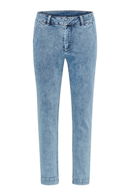 light-blue-washed-denim-jeans