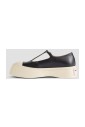 baskets-a-sangle-en-cuir-noir