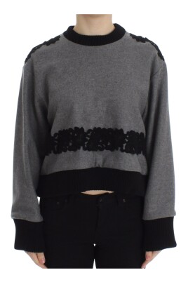 pull-en-cachemire-gris-avec-dentelle