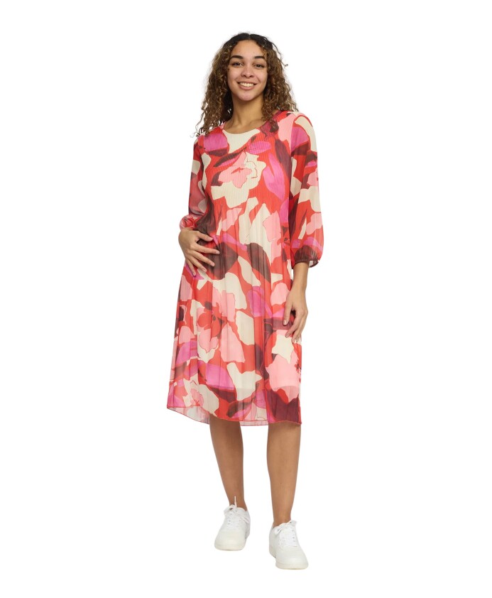 roze-bloemenjurk-met-pofmouwen