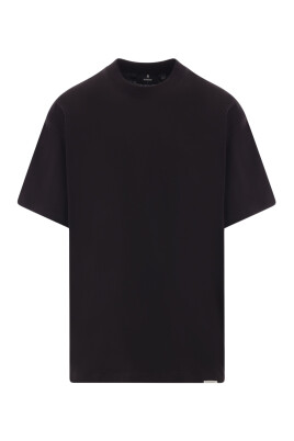 black-t-shirts-and-polos