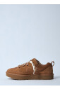 baskets-en-daim-a-lacets