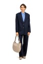 veste-bleue-en-laine-a-un-bouton